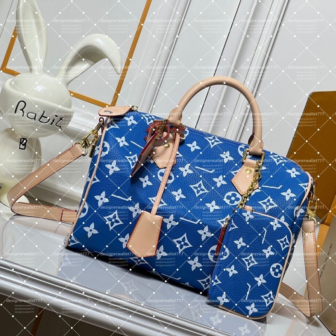 Luxury Women's Designer Tote Bag with Metal Plate and Chain Detail - 10A TOP Soft 30 Lucky Teddy P9 Travel Handbag with Wallet and Mirror