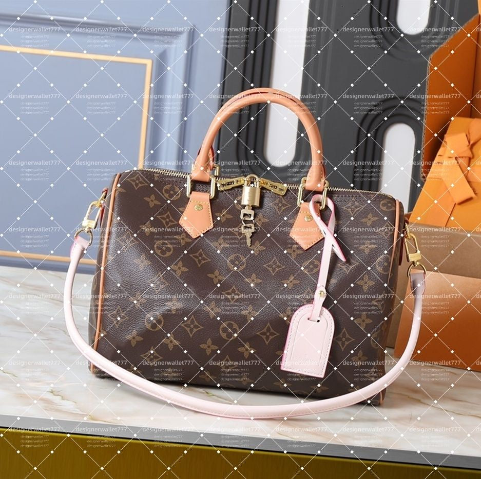 Luxury Women's Designer Tote Bag with Metal Plate and Chain Detail - 10A TOP Soft 30 Lucky Teddy P9 Travel Handbag with Wallet and Mirror