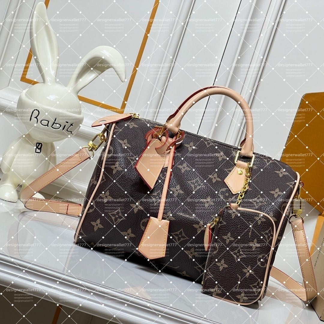 Luxury Women's Designer Tote Bag with Metal Plate and Chain Detail - 10A TOP Soft 30 Lucky Teddy P9 Travel Handbag with Wallet and Mirror