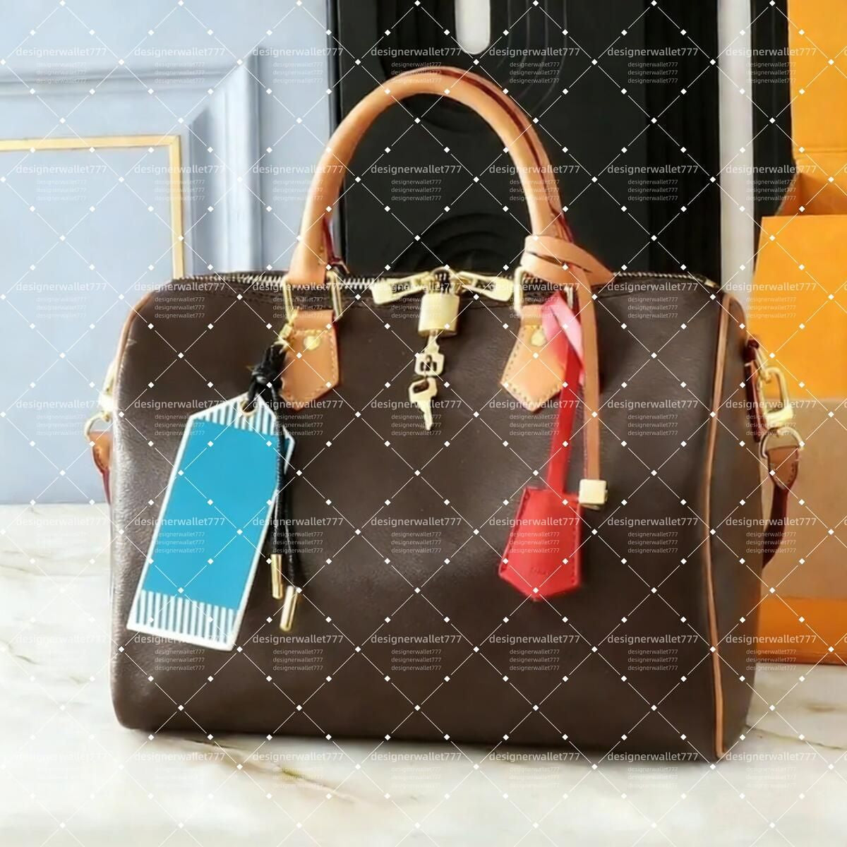 Luxury Women's Designer Tote Bag with Metal Plate and Chain Detail - 10A TOP Soft 30 Lucky Teddy P9 Travel Handbag with Wallet and Mirror