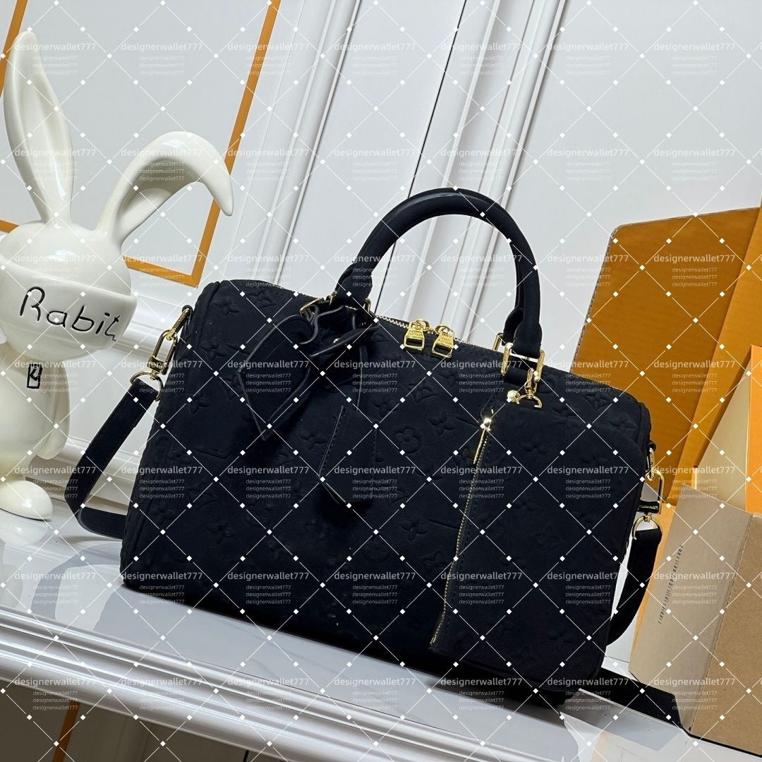 Luxury Women's Designer Tote Bag with Metal Plate and Chain Detail - 10A TOP Soft 30 Lucky Teddy P9 Travel Handbag with Wallet and Mirror