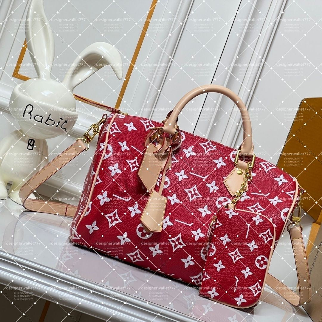 Luxury Women's Designer Tote Bag with Metal Plate and Chain Detail - 10A TOP Soft 30 Lucky Teddy P9 Travel Handbag with Wallet and Mirror