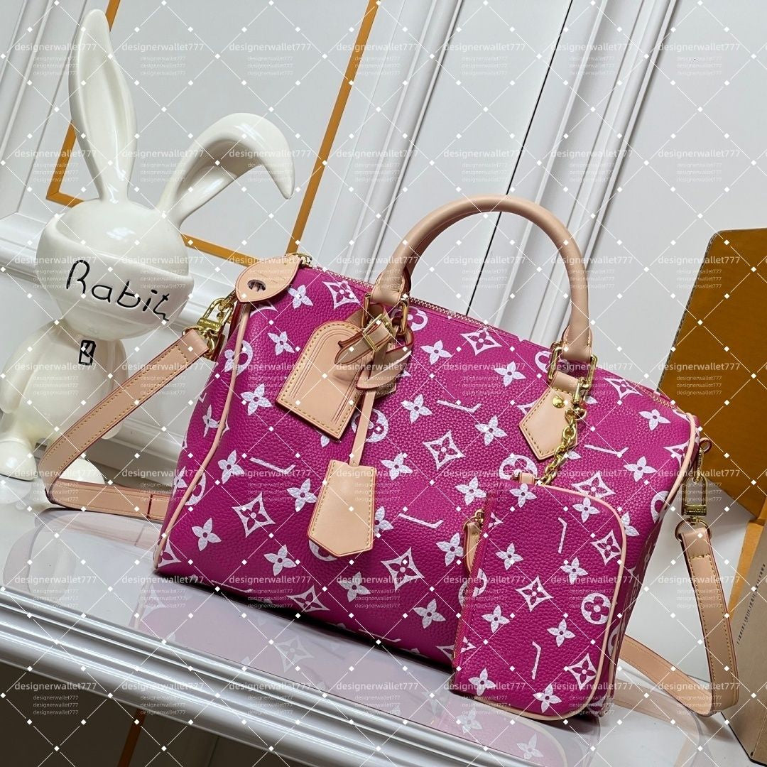 Luxury Women's Designer Tote Bag with Metal Plate and Chain Detail - 10A TOP Soft 30 Lucky Teddy P9 Travel Handbag with Wallet and Mirror