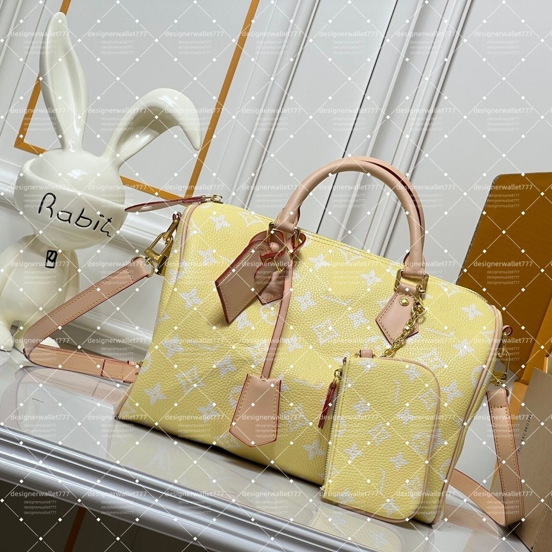Luxury Women's Designer Tote Bag with Metal Plate and Chain Detail - 10A TOP Soft 30 Lucky Teddy P9 Travel Handbag with Wallet and Mirror