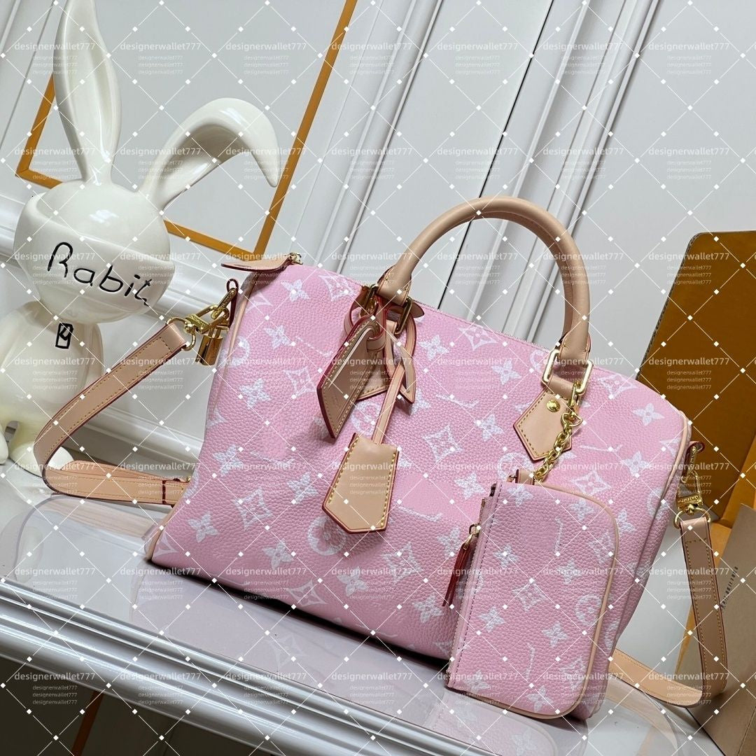 Luxury Women's Designer Tote Bag with Metal Plate and Chain Detail - 10A TOP Soft 30 Lucky Teddy P9 Travel Handbag with Wallet and Mirror