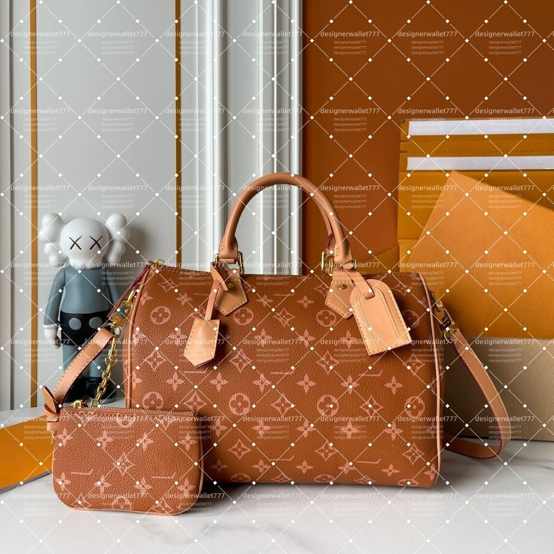 Luxury Women's Designer Tote Bag with Metal Plate and Chain Detail - 10A TOP Soft 30 Lucky Teddy P9 Travel Handbag with Wallet and Mirror