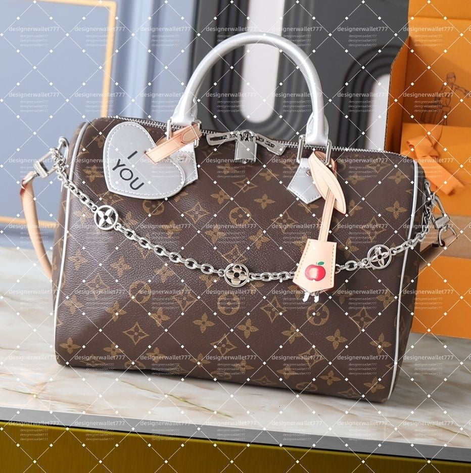 Luxury Women's Designer Tote Bag with Metal Plate and Chain Detail - 10A TOP Soft 30 Lucky Teddy P9 Travel Handbag with Wallet and Mirror